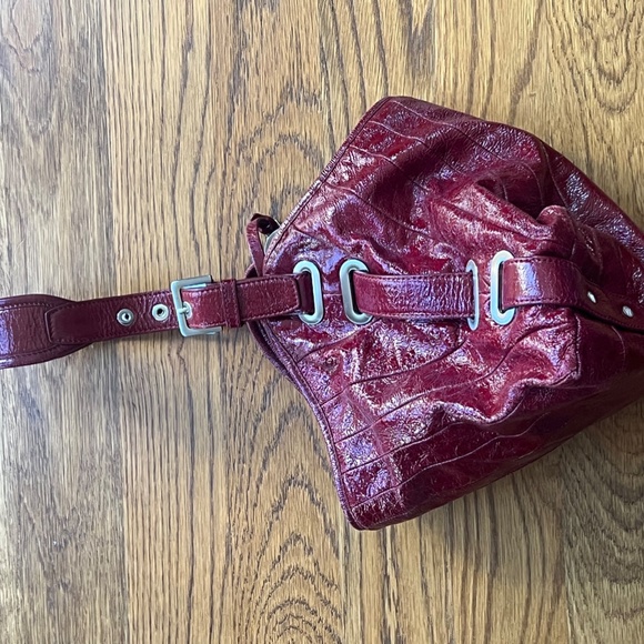 Stuart Weitzman Elegant Burgundy Leather Shoulder Bag - Picture 3 of 6